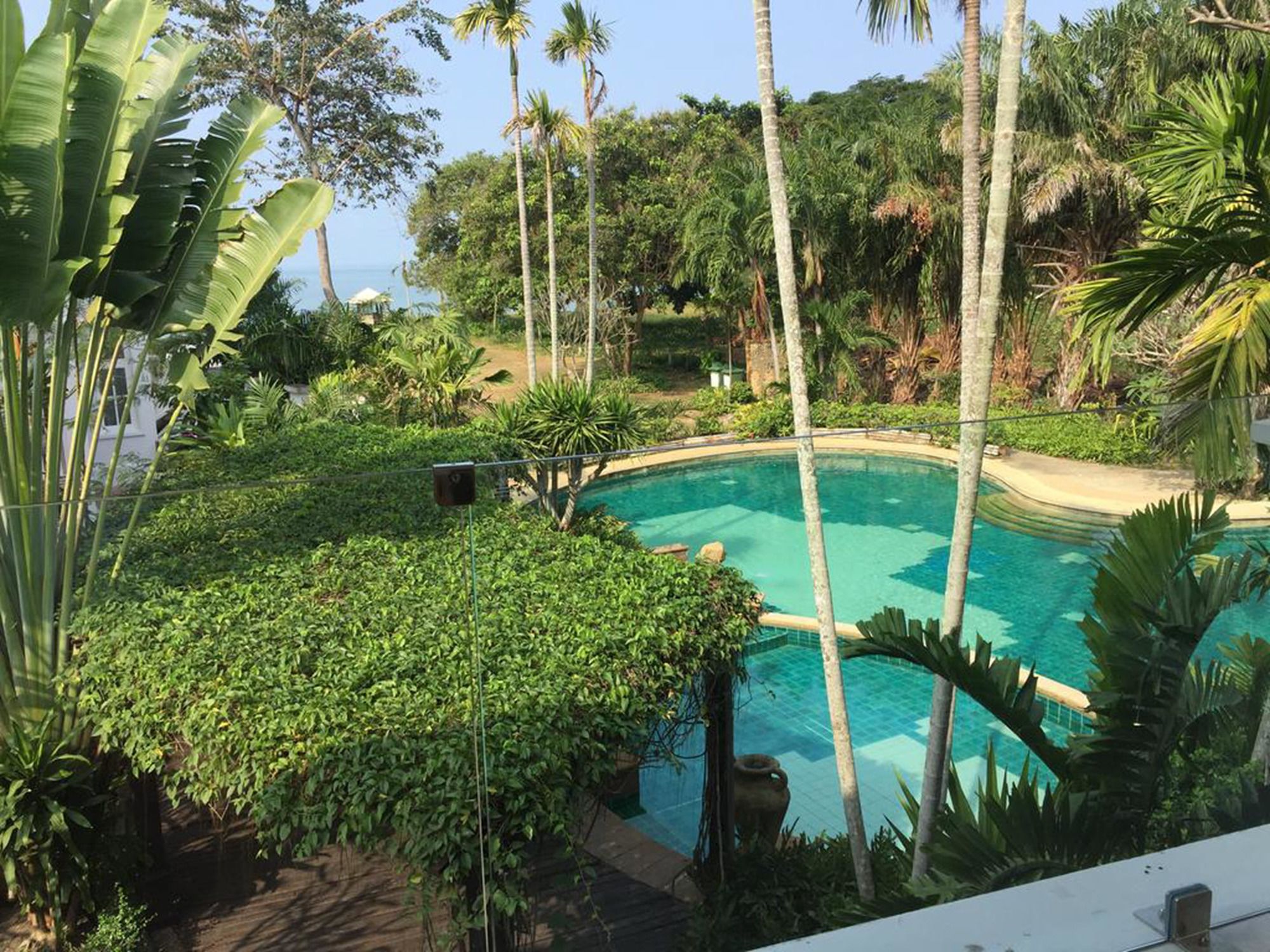 Фото Baan Dhewaran Beachfront Villa