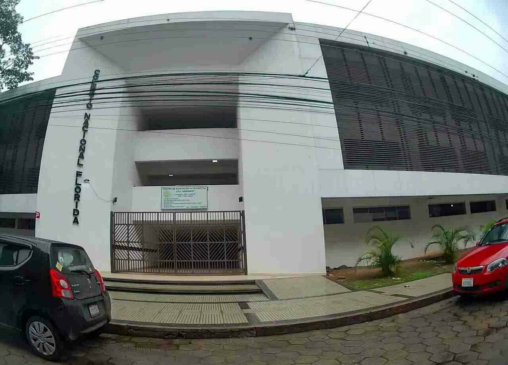 College Florida National College, Santa Cruz de la Sierra, photo