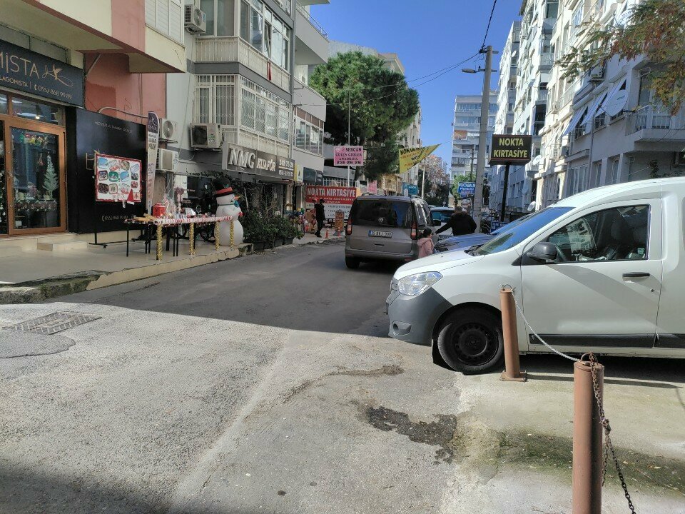 متجر للهواتف المحمولة Deniz Communication ، إزمير، صورة