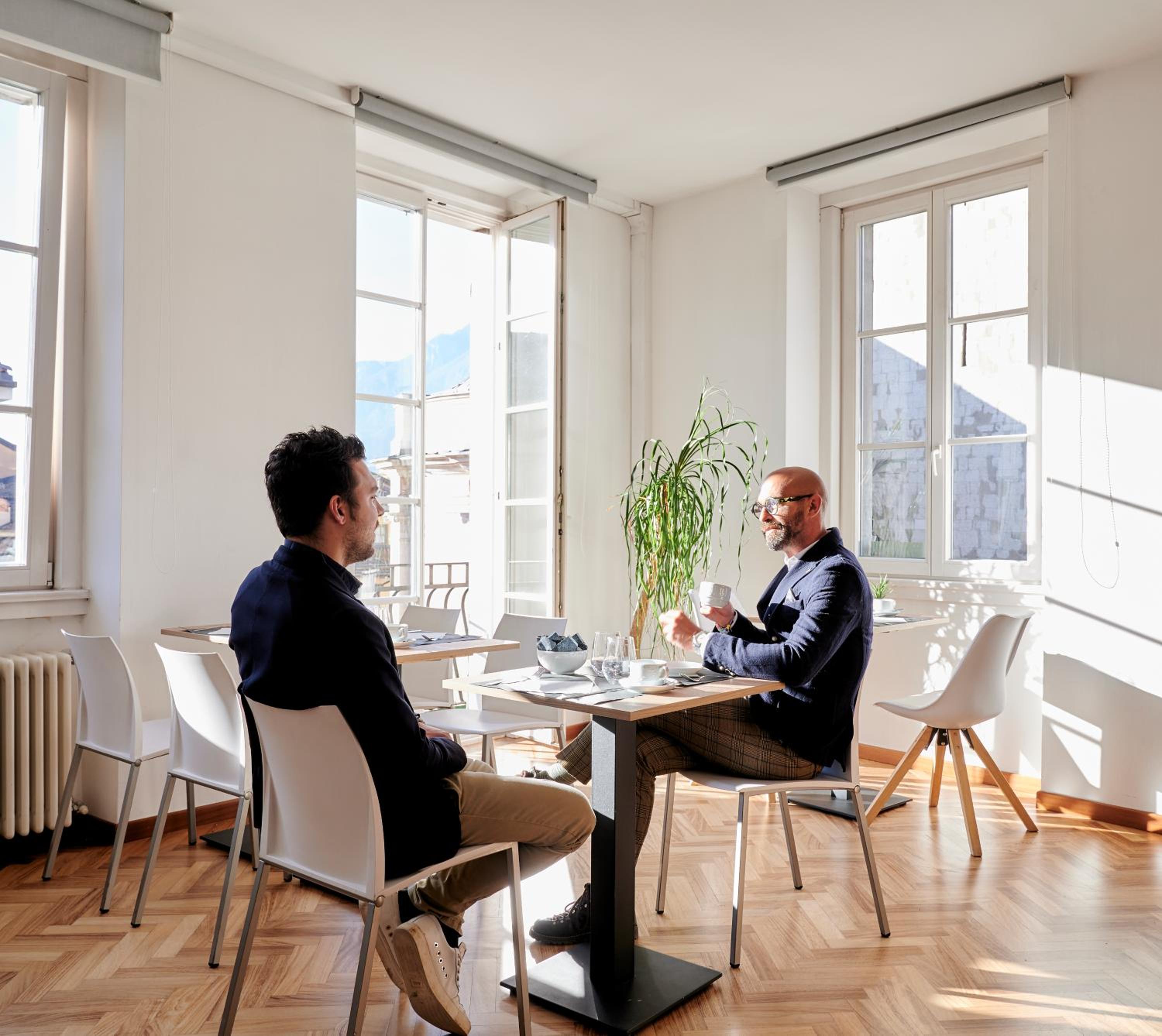 Фото Lainez Rooms & Suites