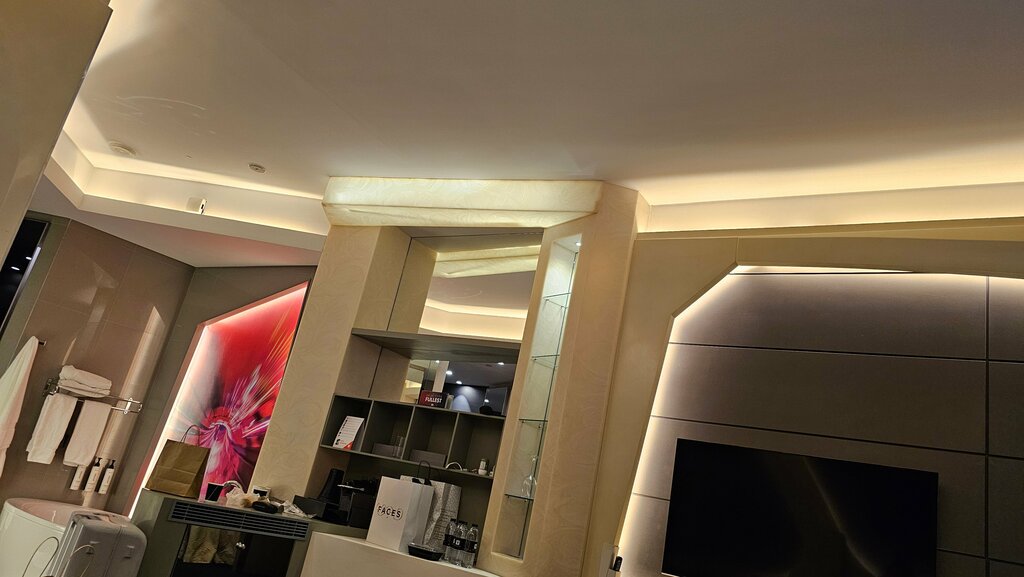 Cafe V Lounge, Dubai, photo