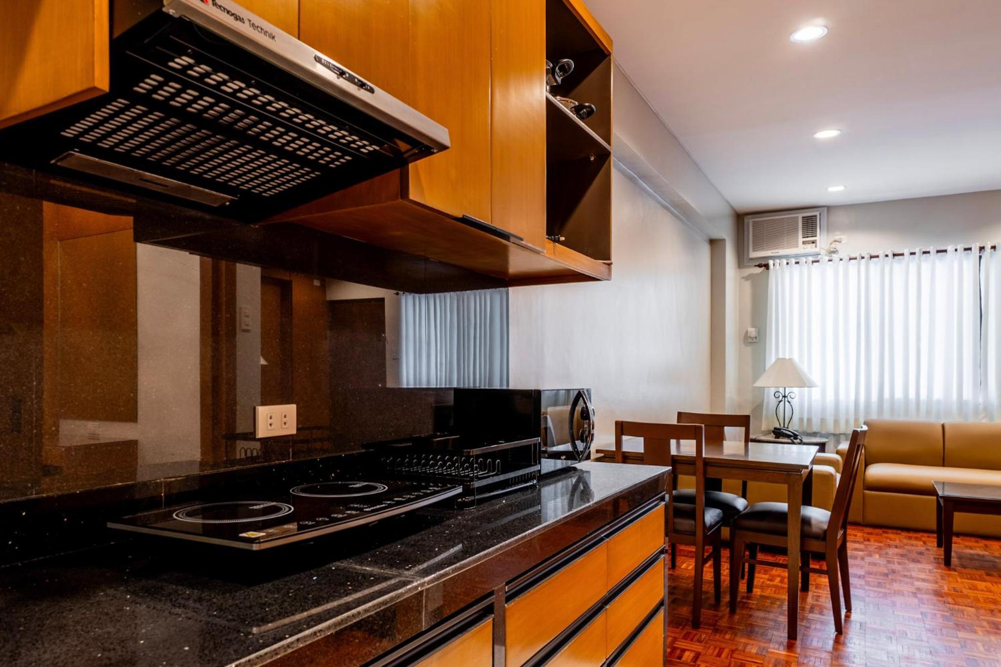 Фото Tropicana Suites