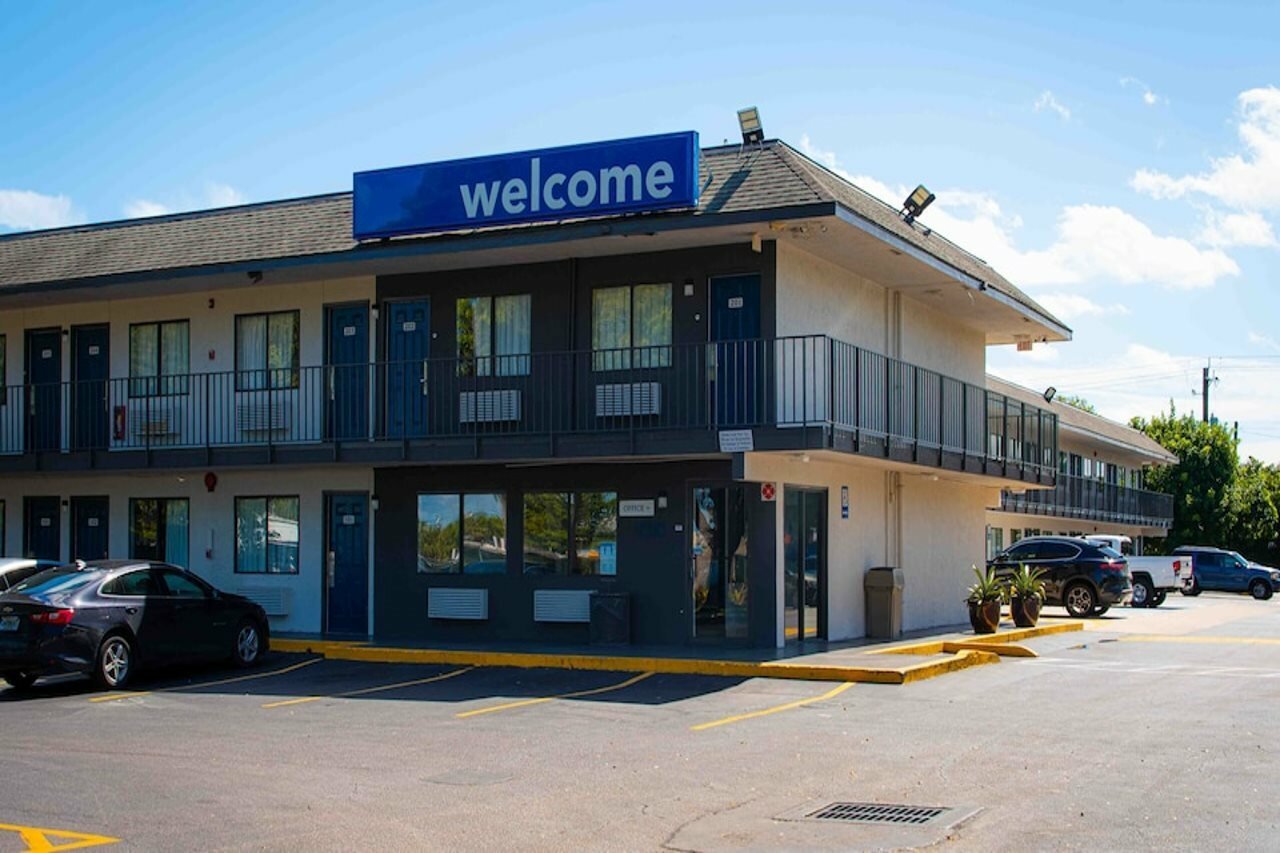 Фото отеля 2