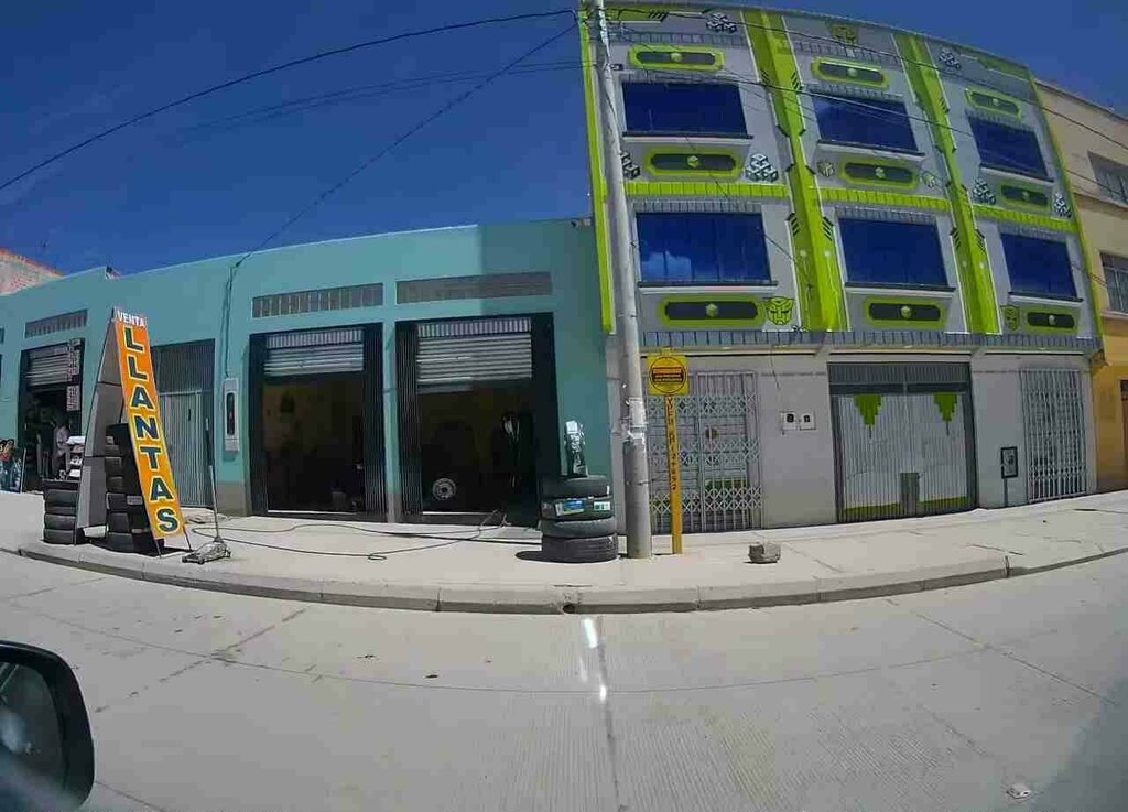 Auto parts and auto goods store Auto repuestos, El Alto, photo