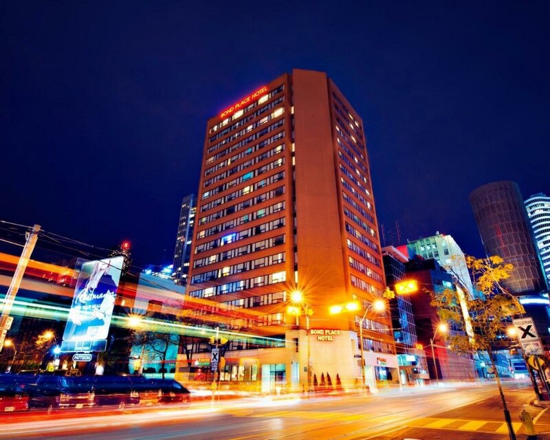 Гостиница Bond Place Hotel в Торонто