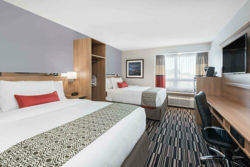 Гостиница Microtel Inn & Suites by Wyndham Sudbury