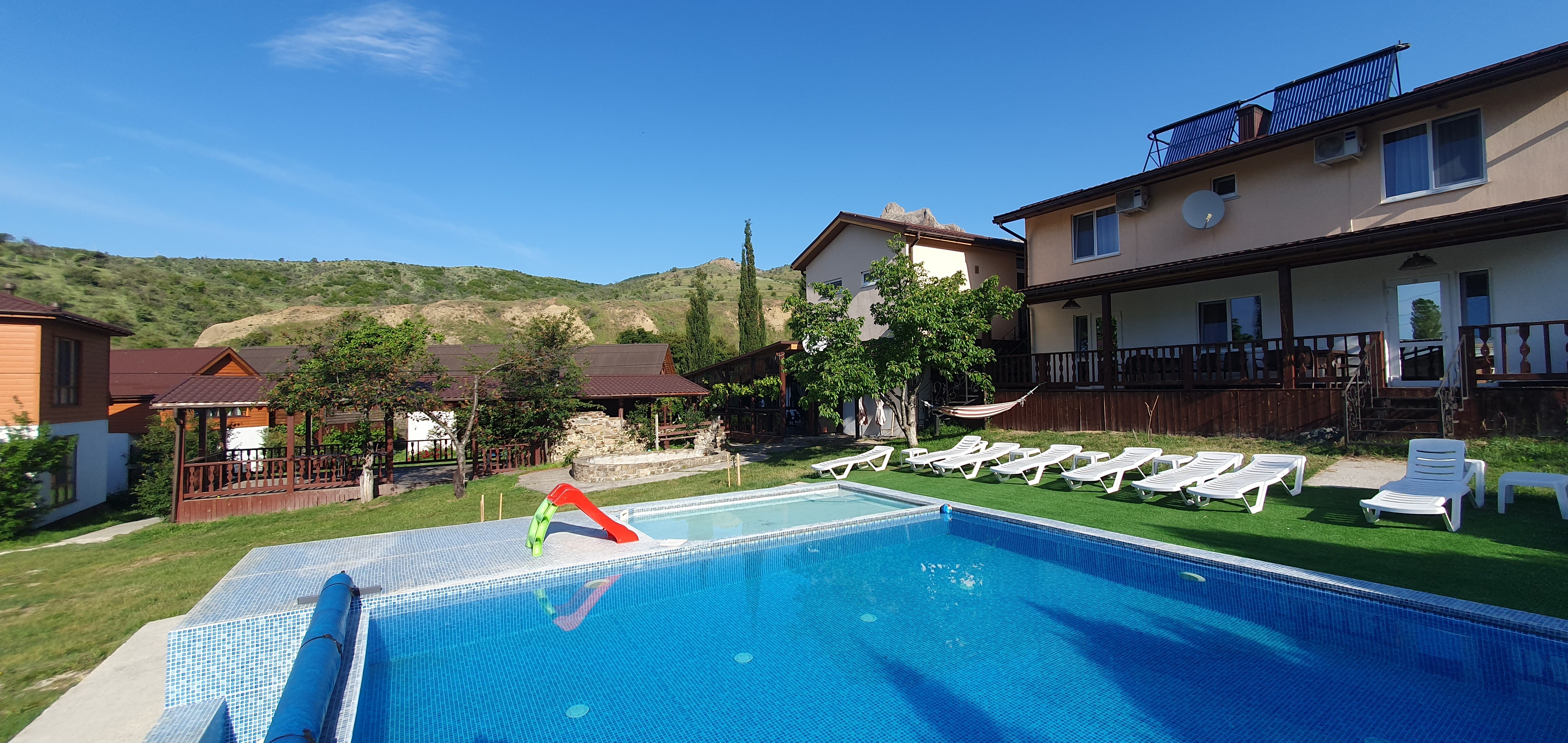 Фото отеля 2