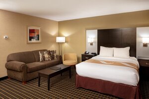 Гостиница Quality Inn & Suites Downtown