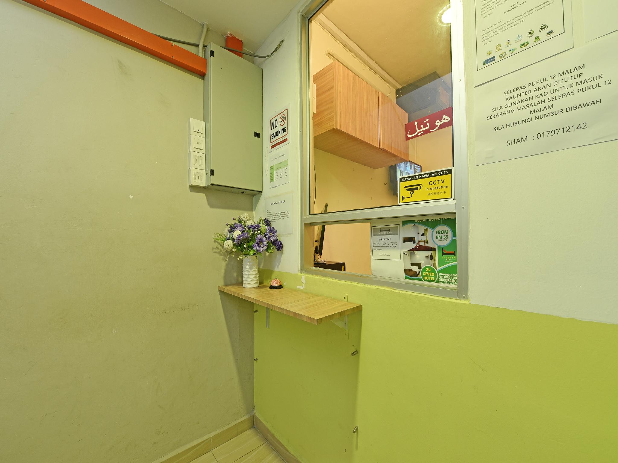 Фото Oyo 90553 Hotel 24 Seven