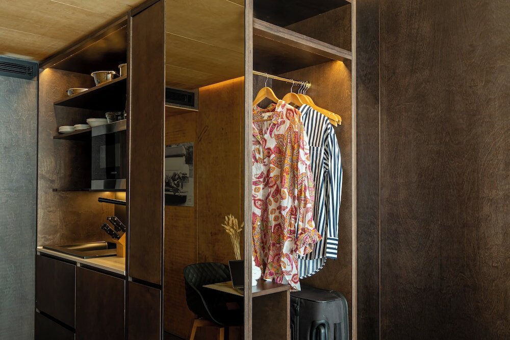 Фото StowAway Waterloo