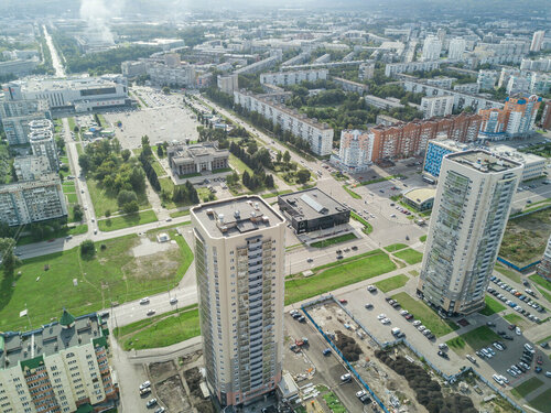 Жалаңаш жезөкшелер тік тұрып зәр шығарады