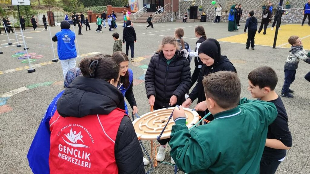 Primary school Akcakoy Primary School, Akcaabat, photo