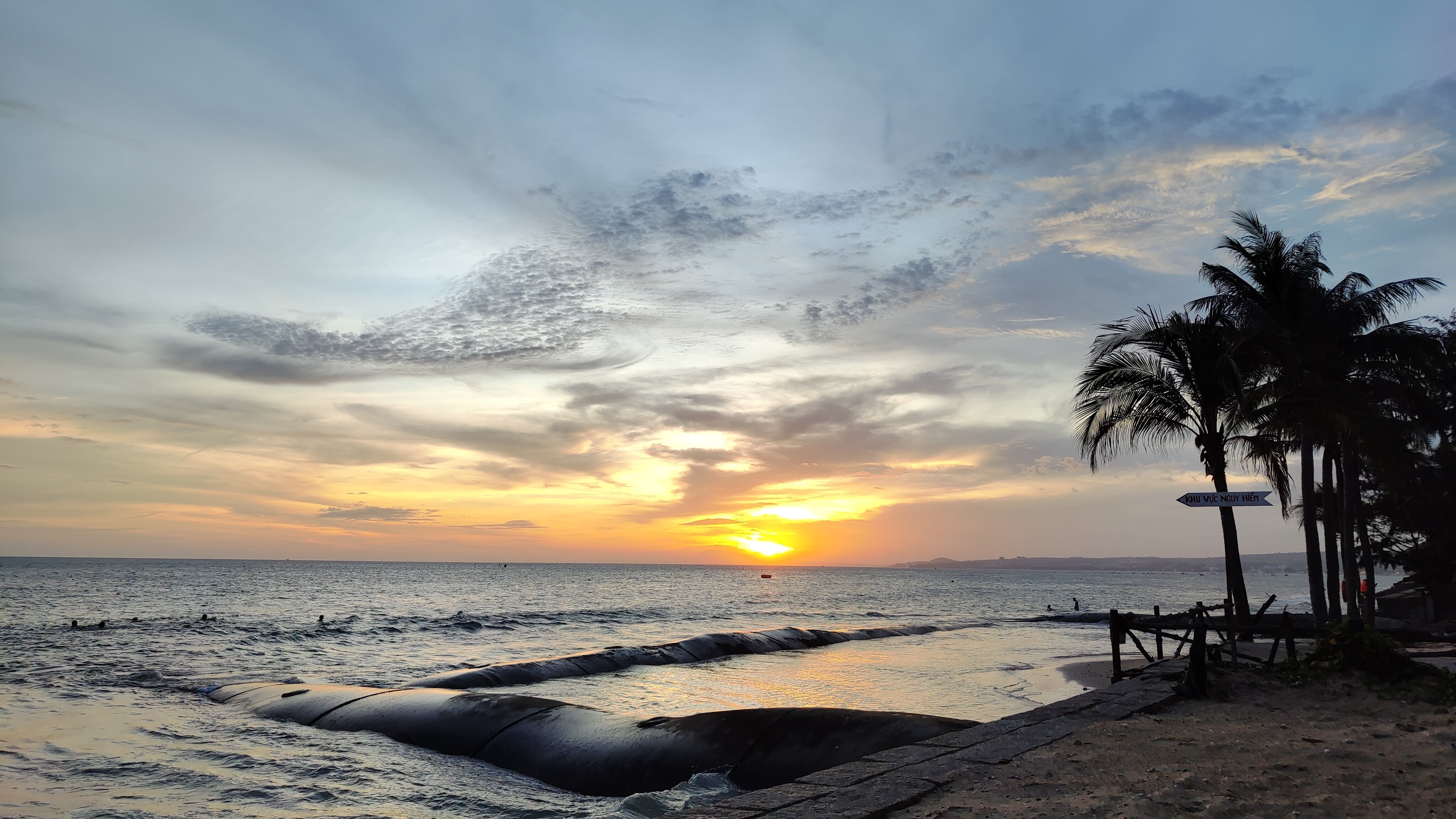 Фото Canary Beach Resort