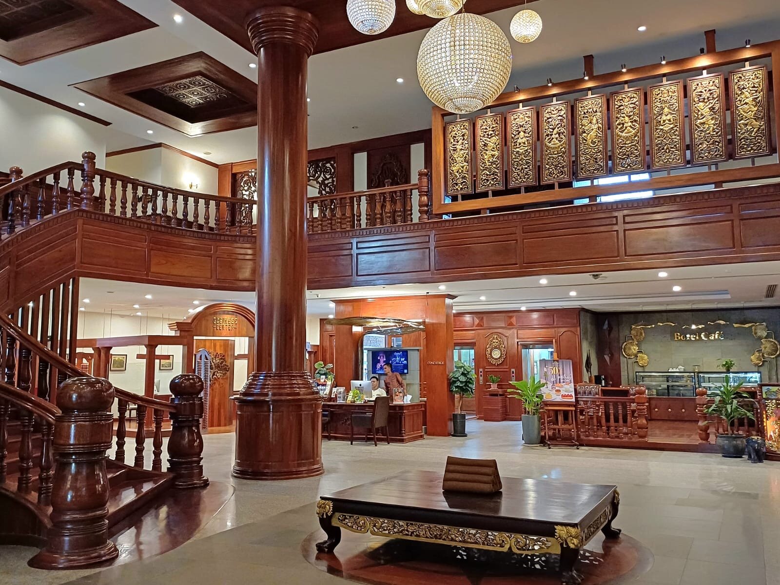 Фото отеля 1