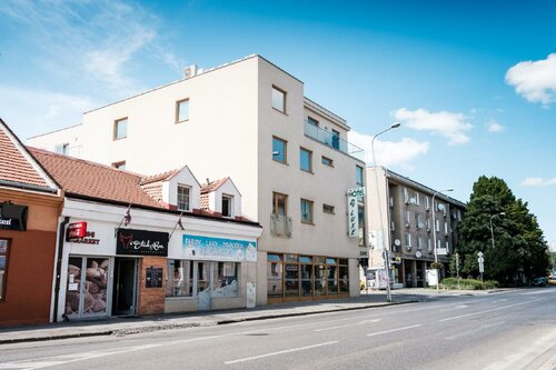 Гостиница Hotel Deluxe в Нитре