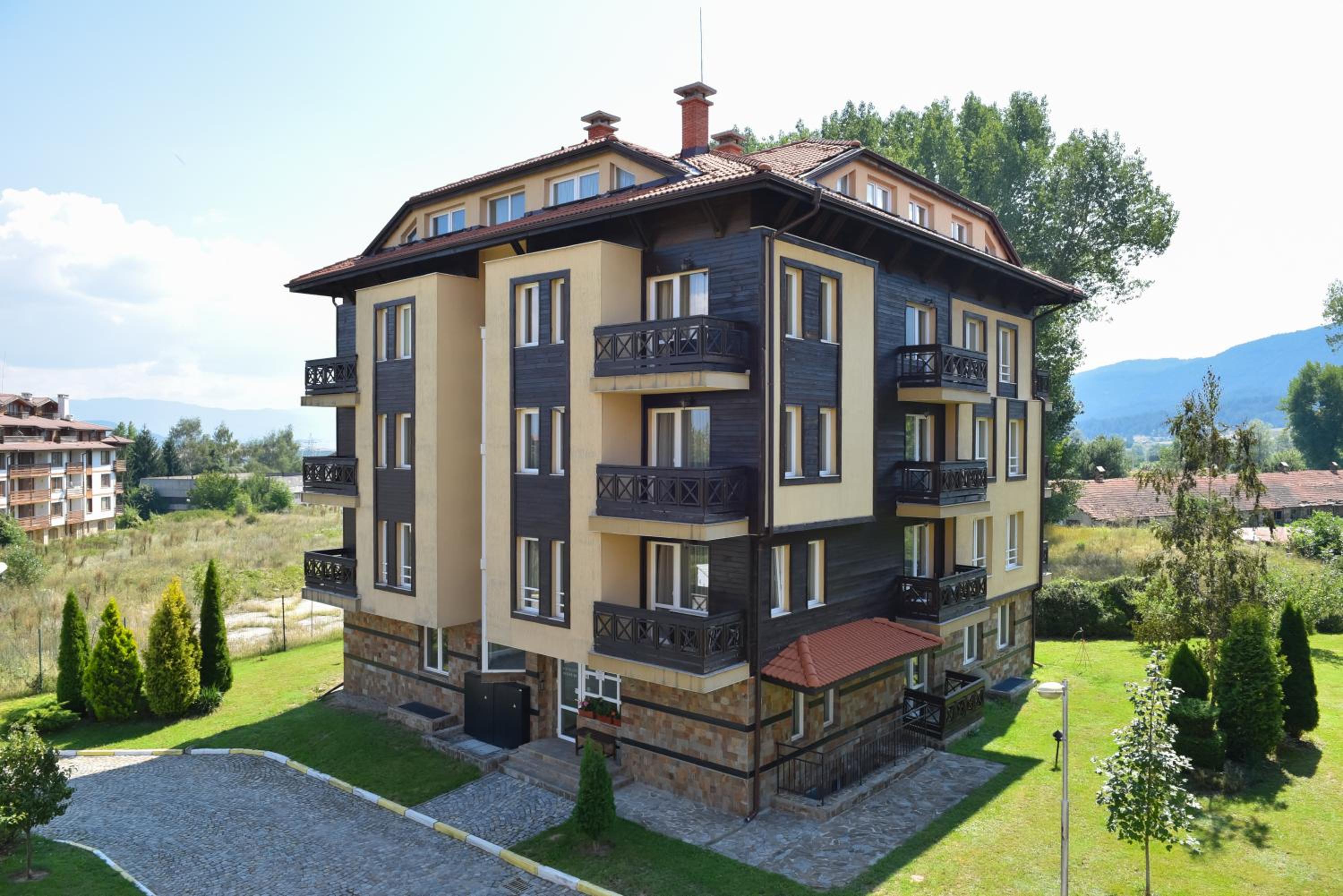 Фото Bojur & Bojurland Apartment Complex