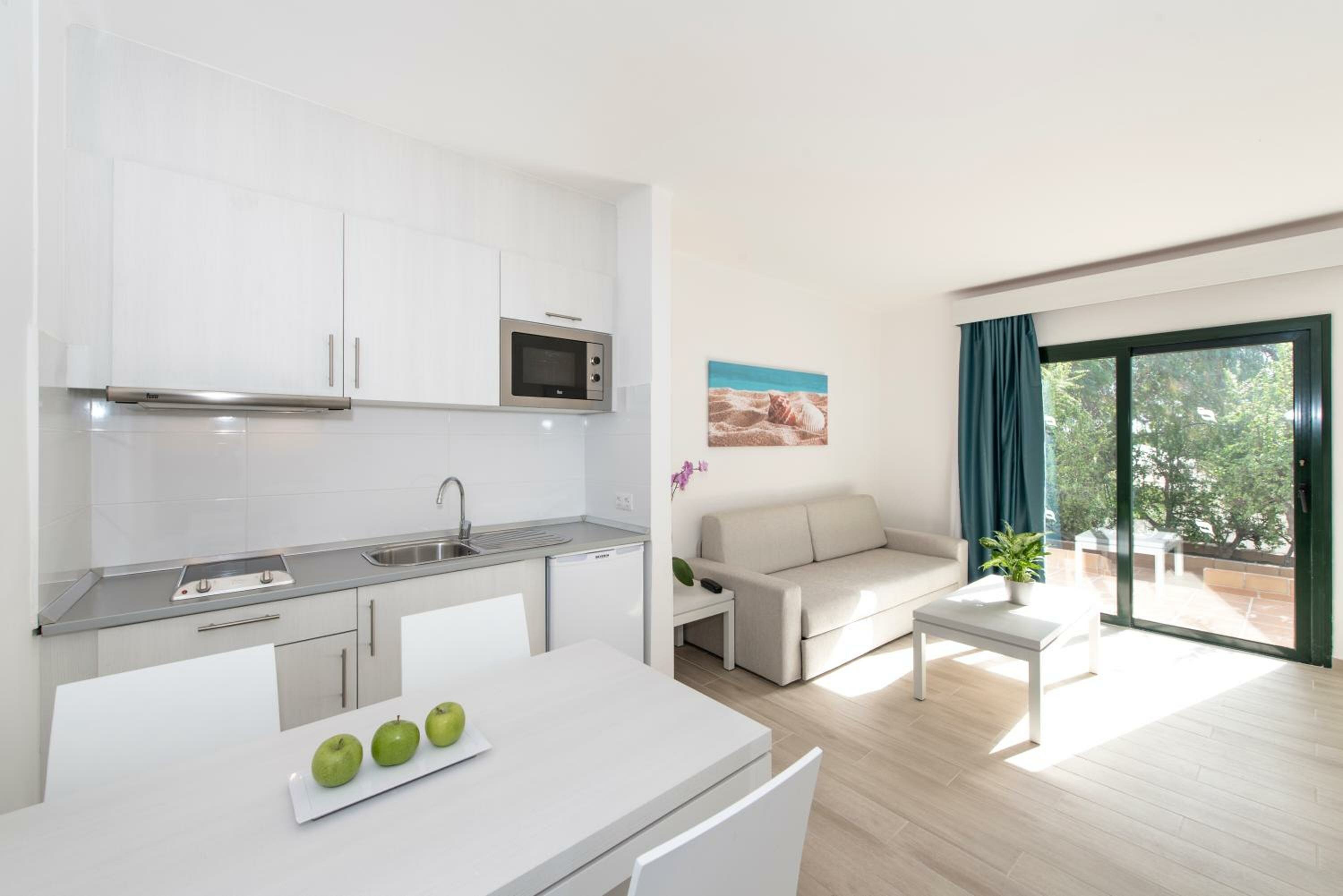 Фото Отель Thb Flora Aparthotel