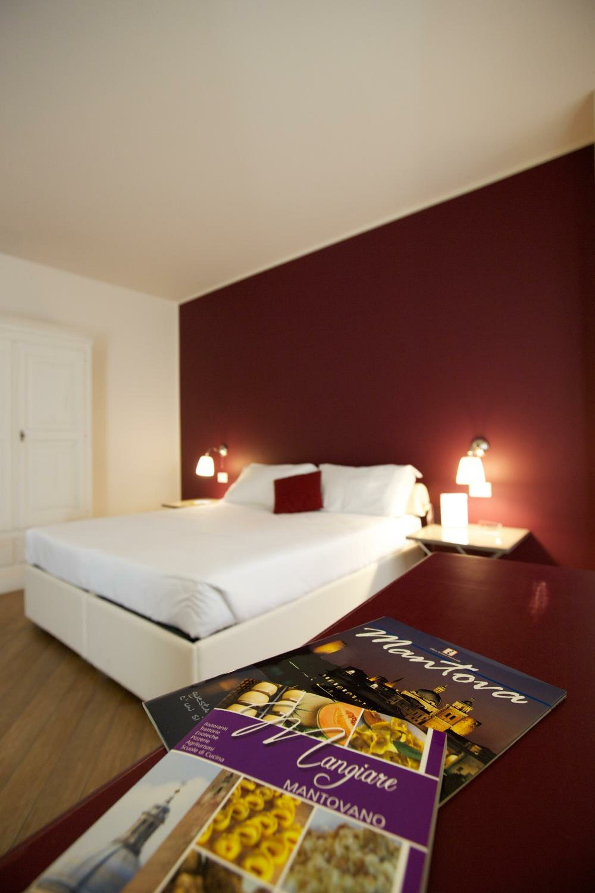 Фото La Residenza Leon d'Oro