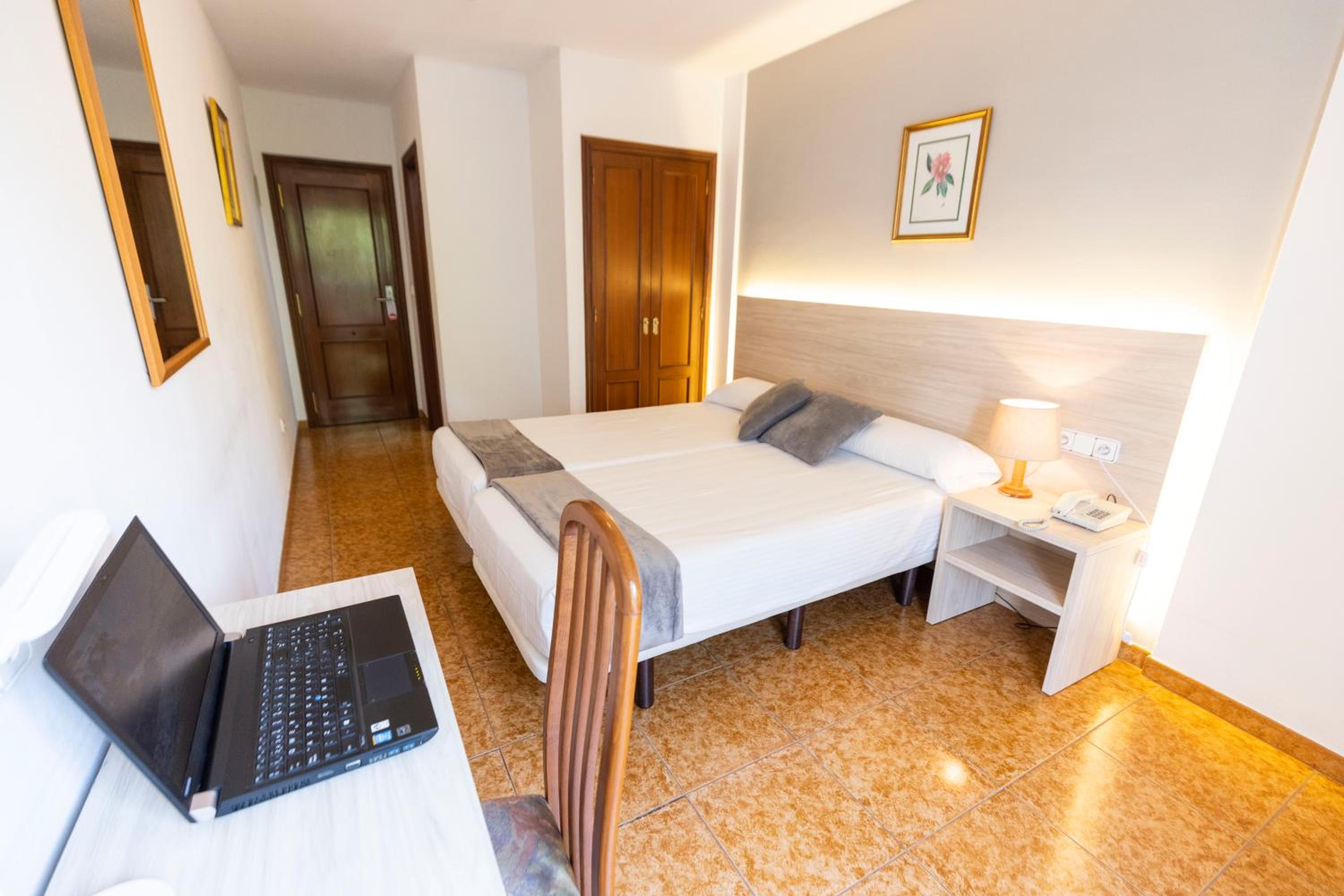 Фото Hotel Madrid