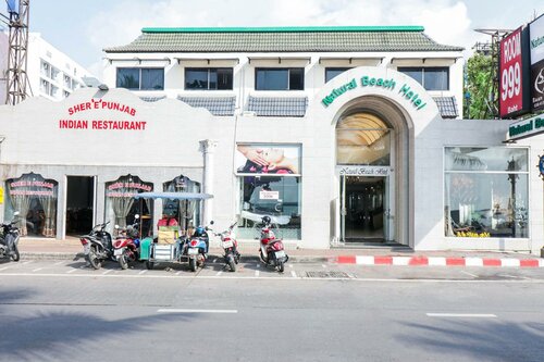 Гостиница Natural Beach Hotel в Паттайе