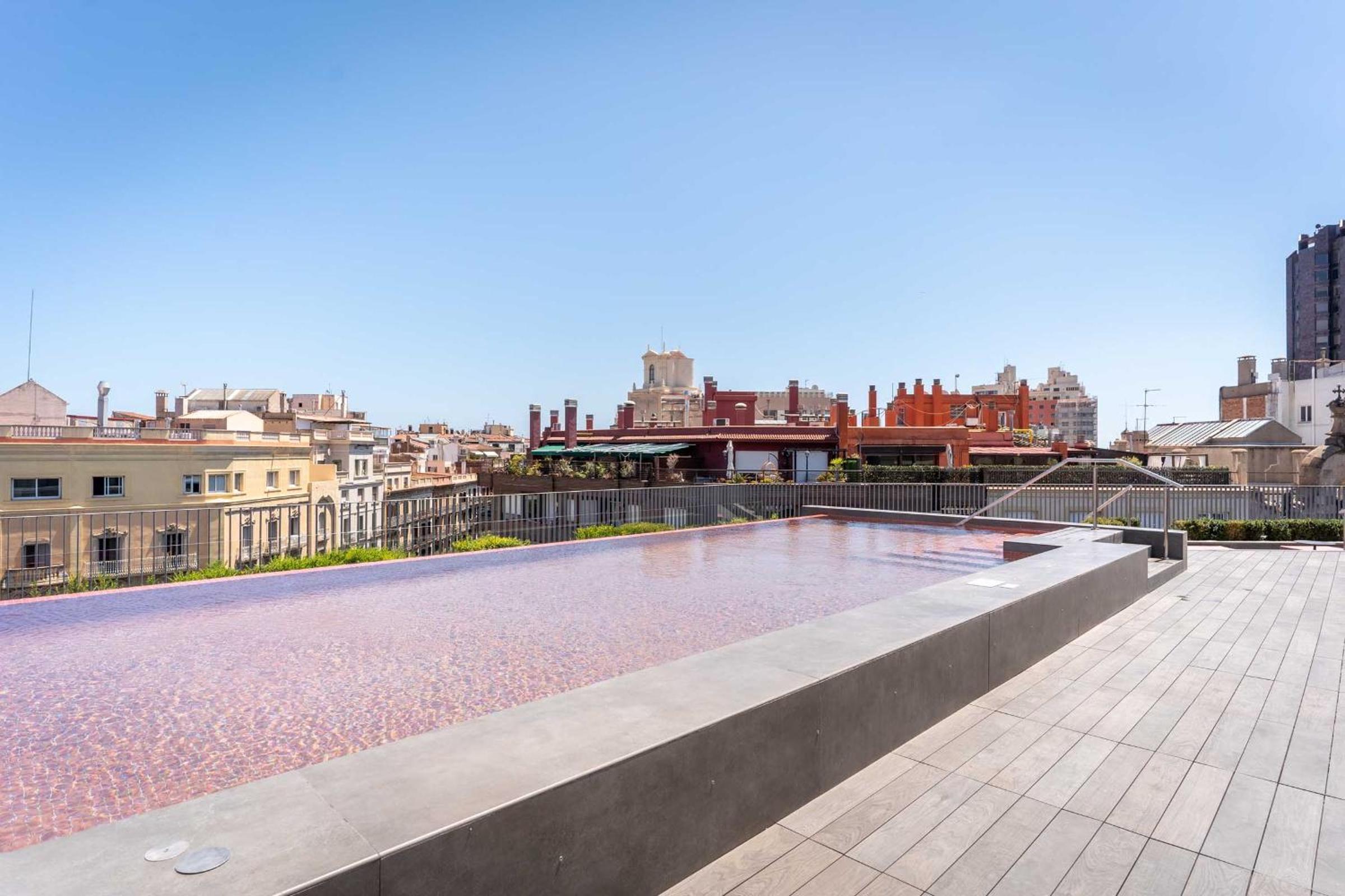 Фото Midtown Apartments