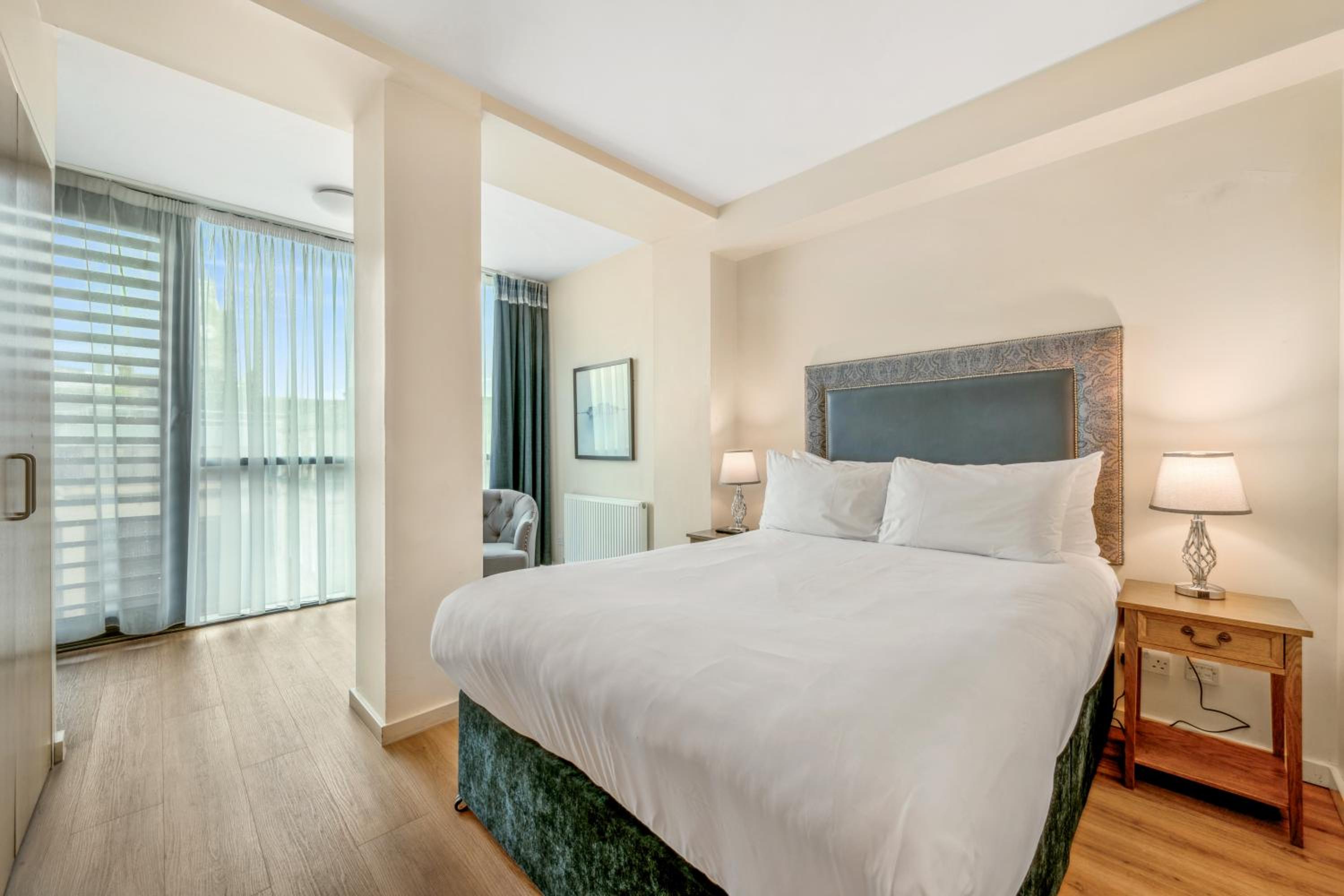 Фото Princes Street Suites