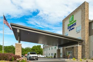 Гостиница Holiday Inn Express and Suites Omaha-120th & Maple