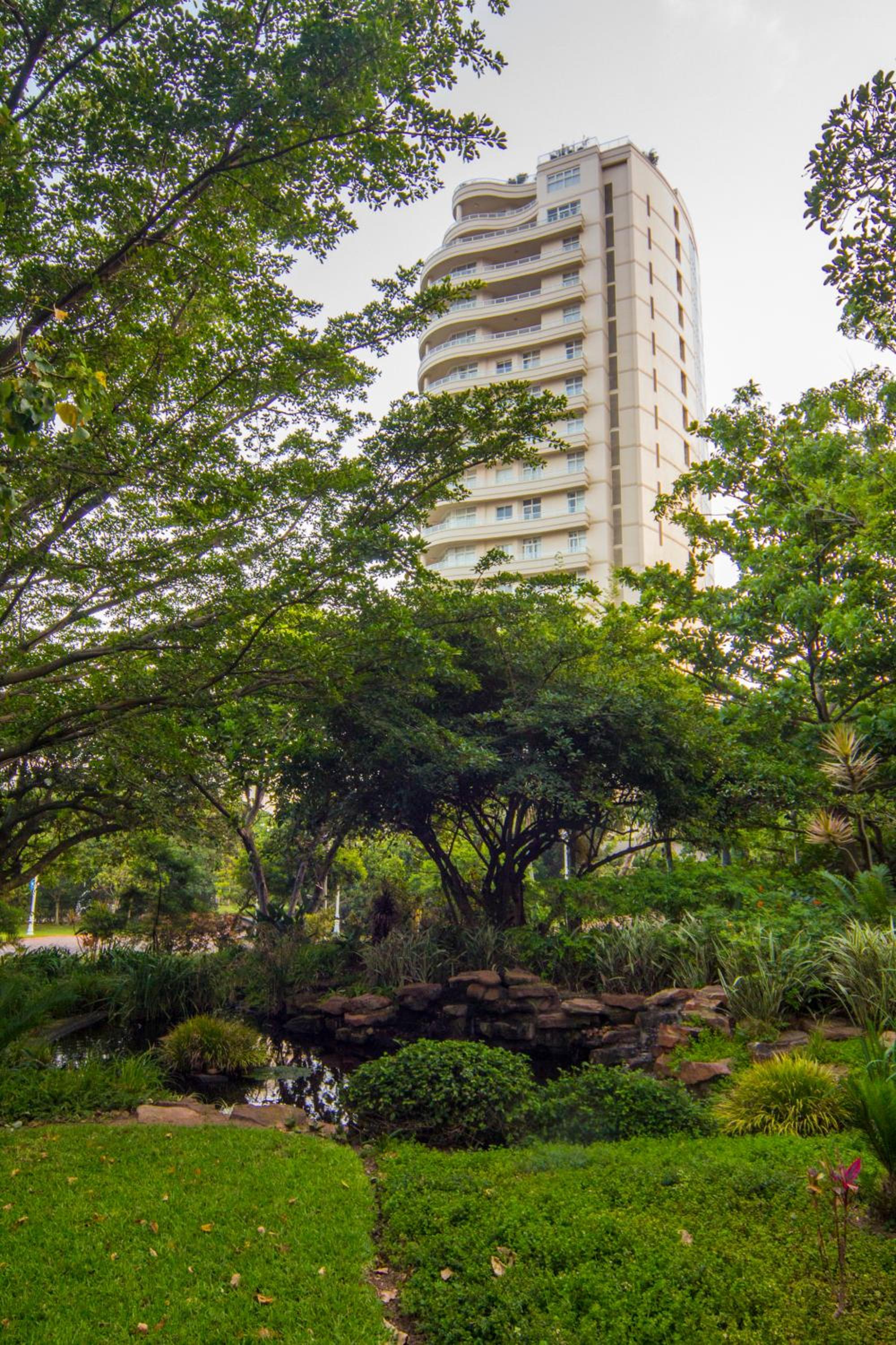 Фото 203 Oyster Quays