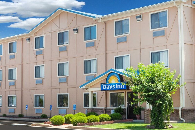 Гостиница Days Inn by Wyndham Dyersburg