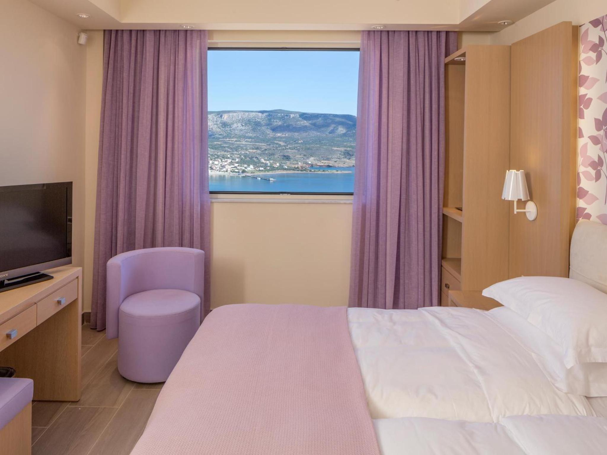 Фото Princess Kyniska Suites