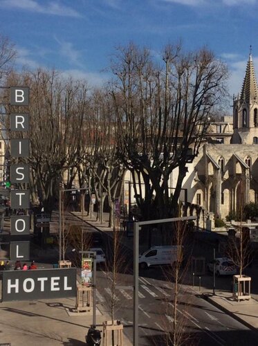 Гостиница Work From Here at Bristol Hotel в Авиньоне