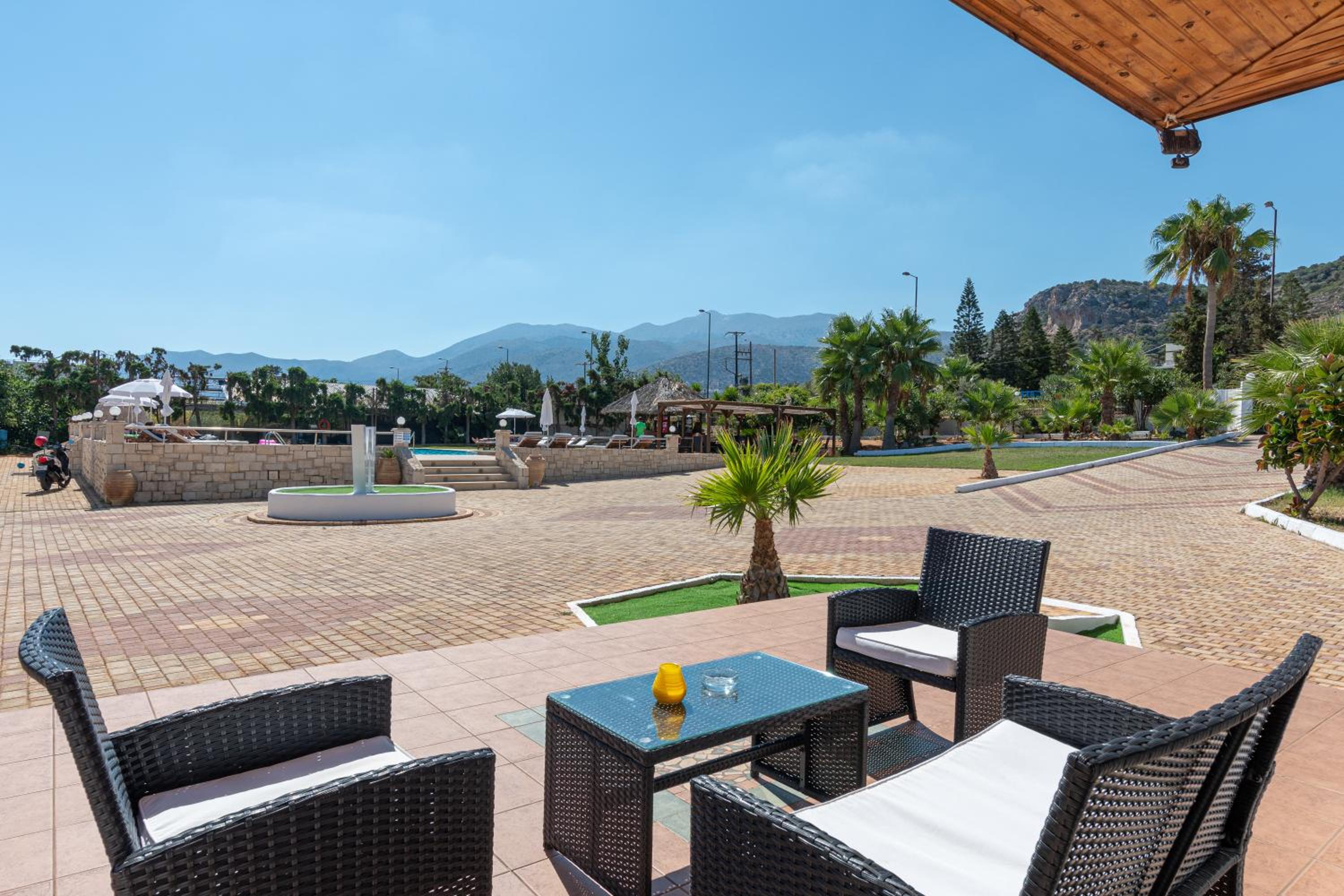 Фото W Suites by Estia