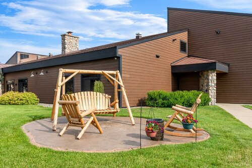 Гостиница Heartland Inn & Suites, SureStay Collection by Best Western в Нейшнел Сити