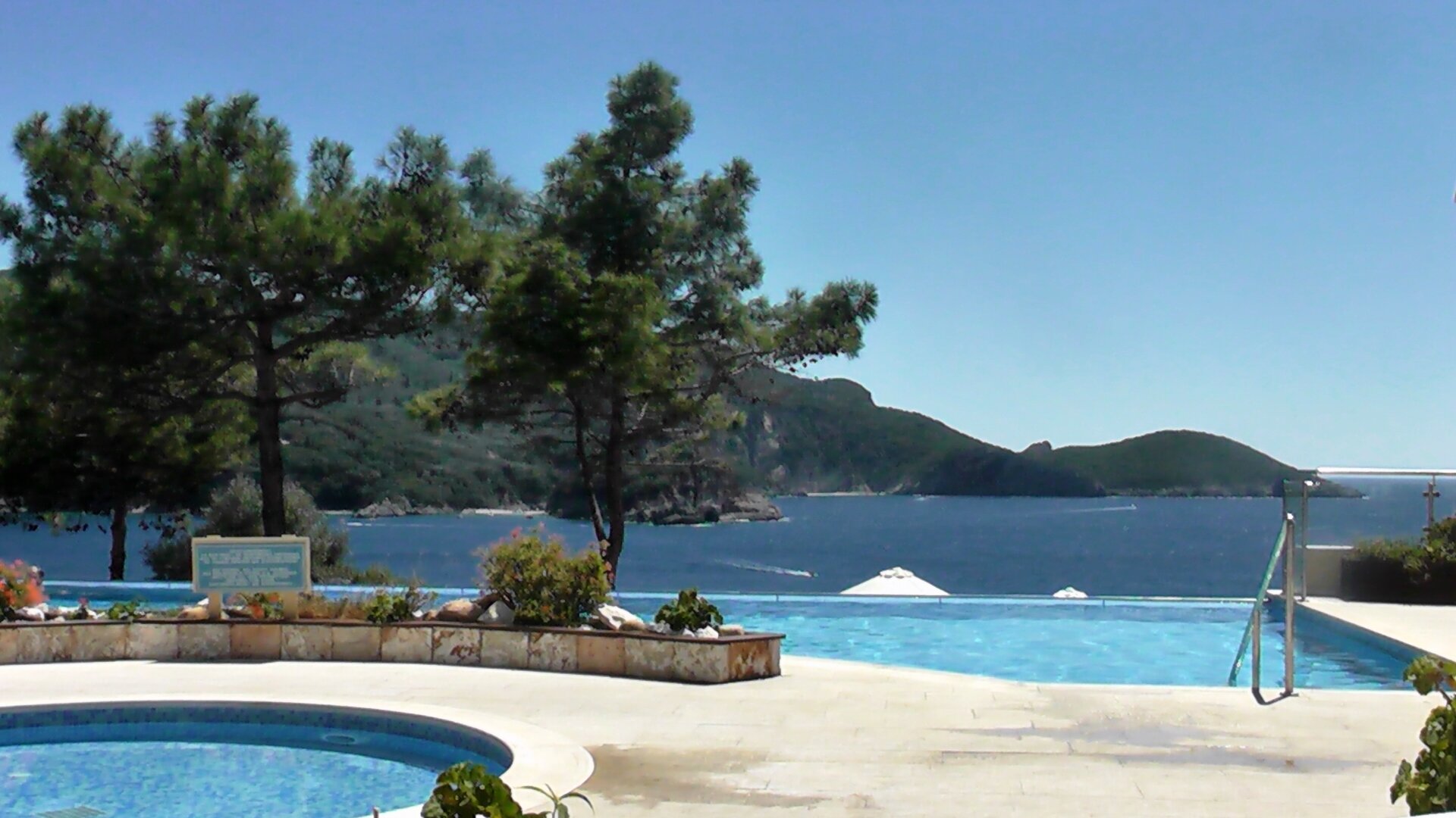 Фото Akrotiri Beach