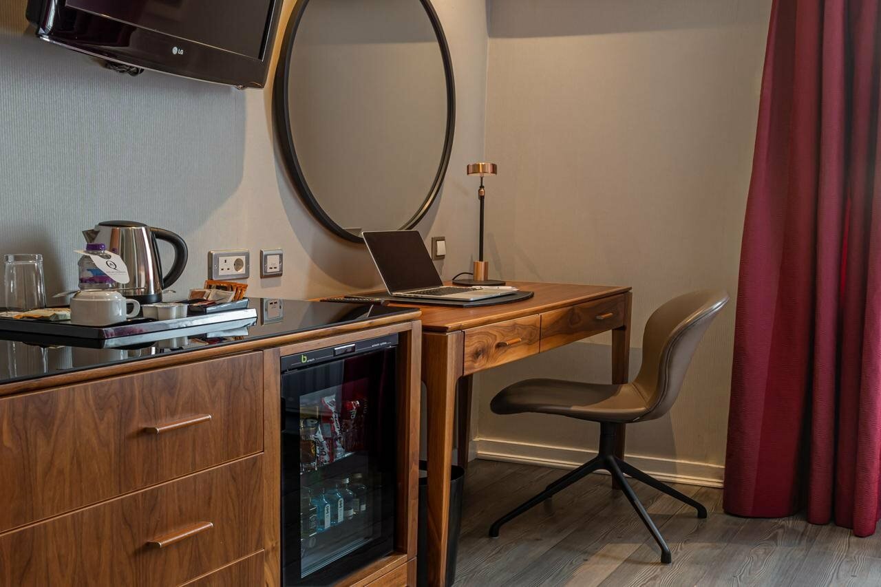 Фото The Queen’s Gate Hotel