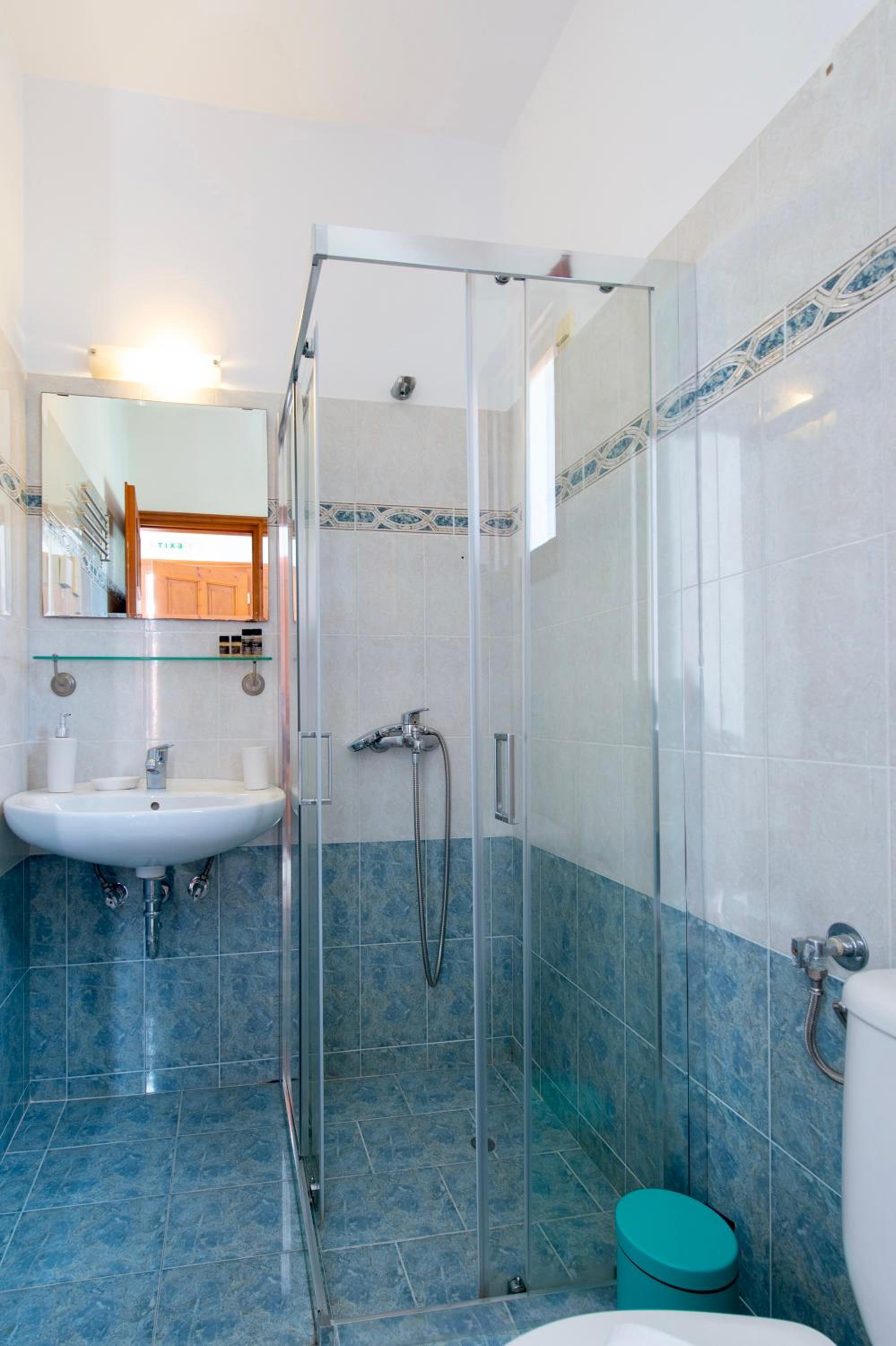 Фото Blue Fish Apartments