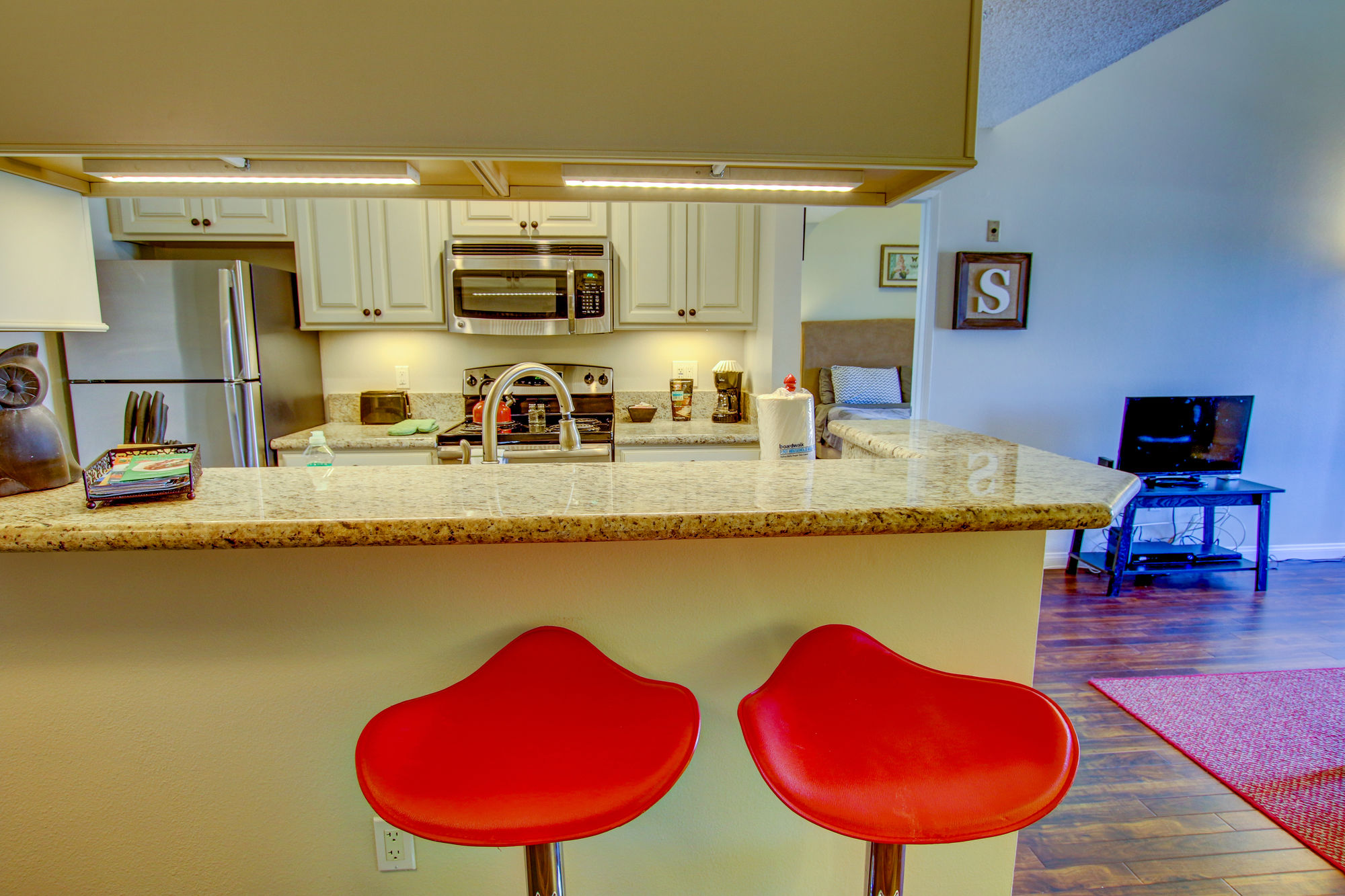 Фото Sunshine Suites at Hillcrest