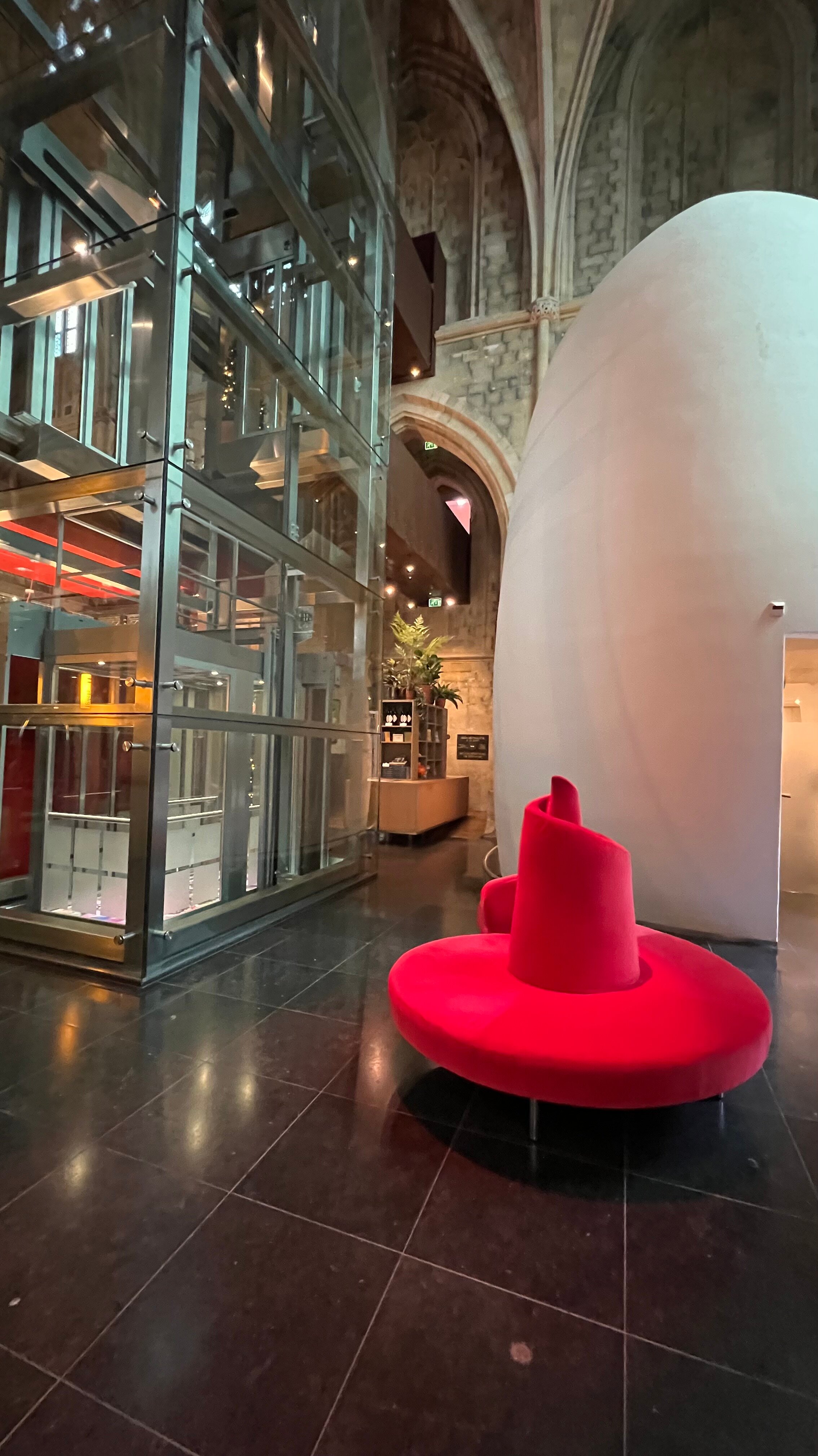 Фото Kruisherenhotel Maastricht