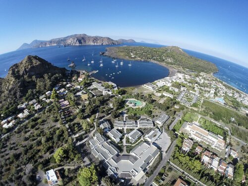 Гостиница Mari del Sud Resort & x26; Village