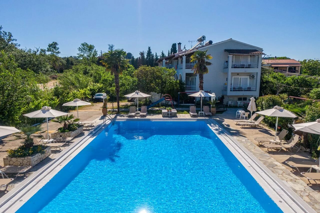 Фото отеля 2