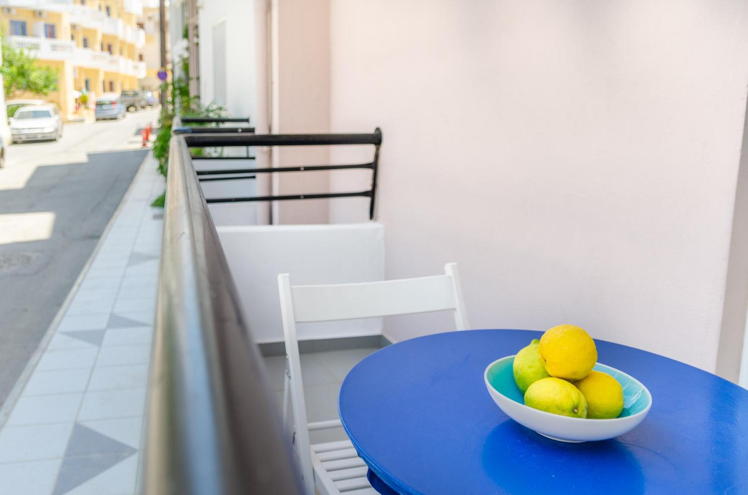 Фото Happiness Apartments