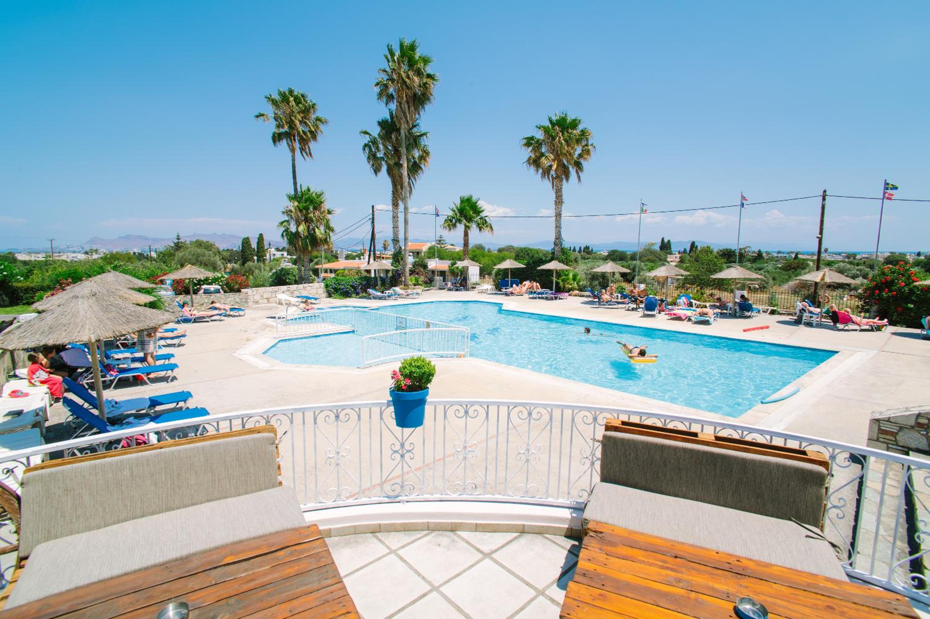 Фото Ampavris Family Apartments