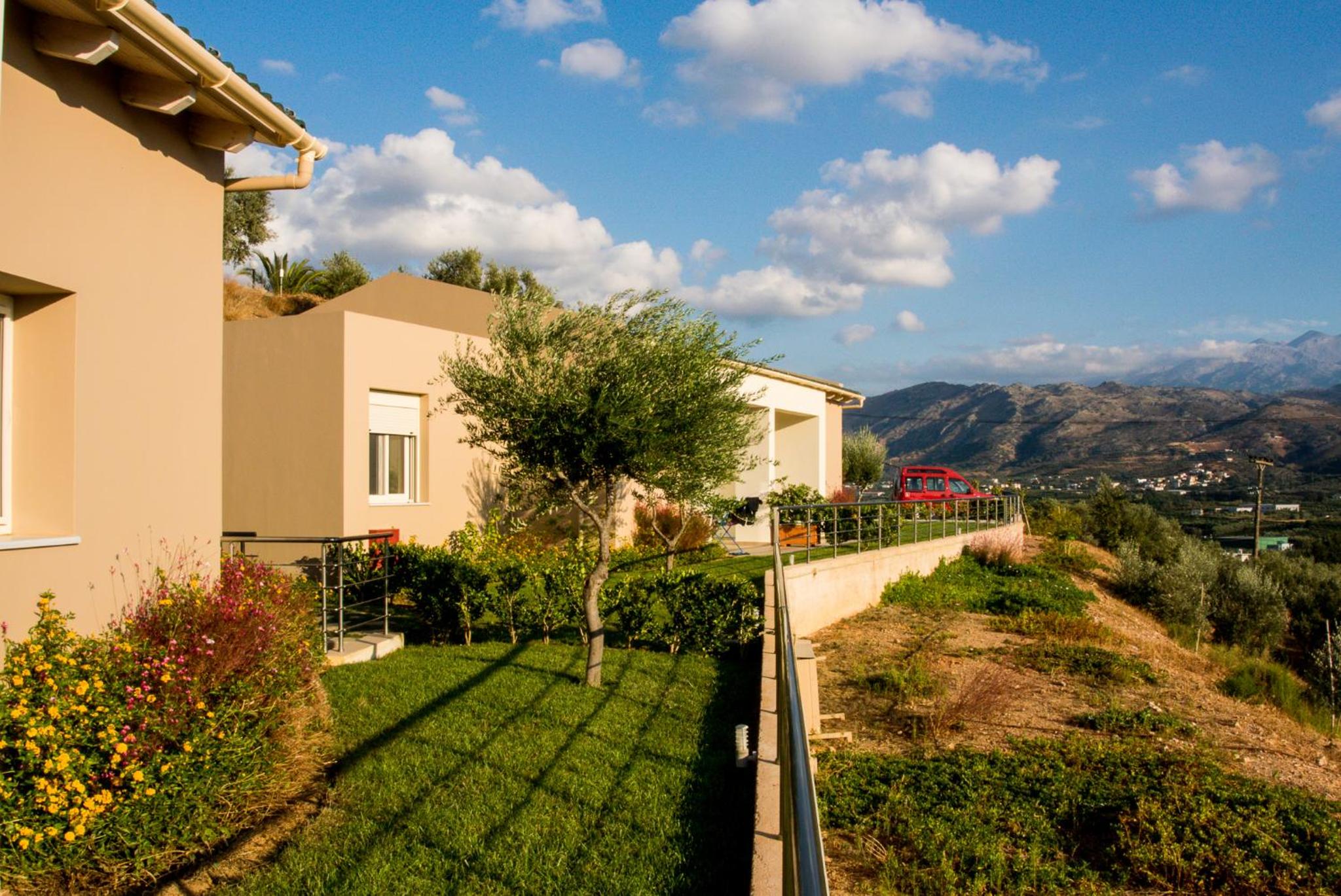 Фото Αksos Suites Accessible Accommodation