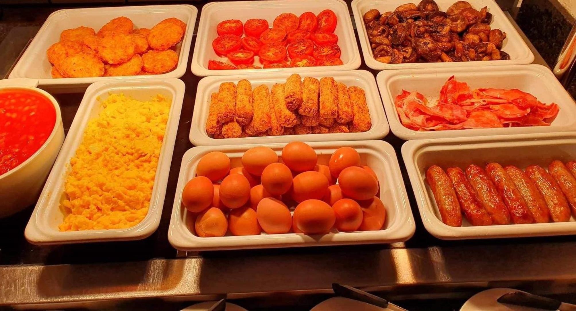 Фото Hilton Garden Inn Luton North