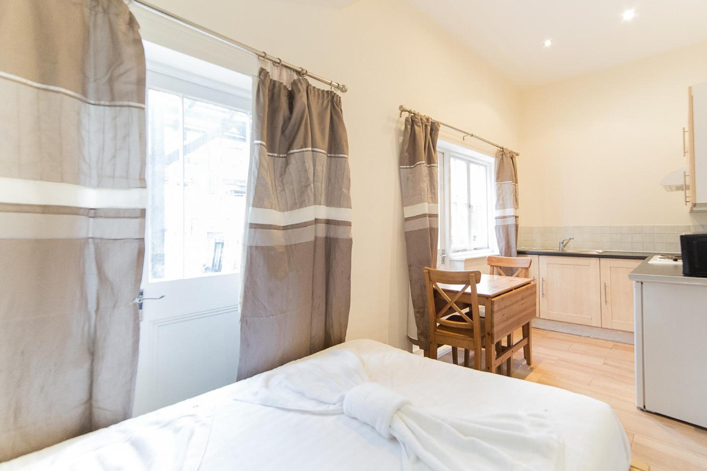 Фото Imperial Court Studios