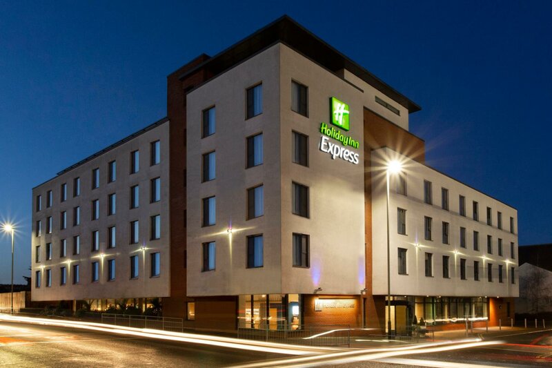 Гостиница Holiday Inn Express Cheltenham
