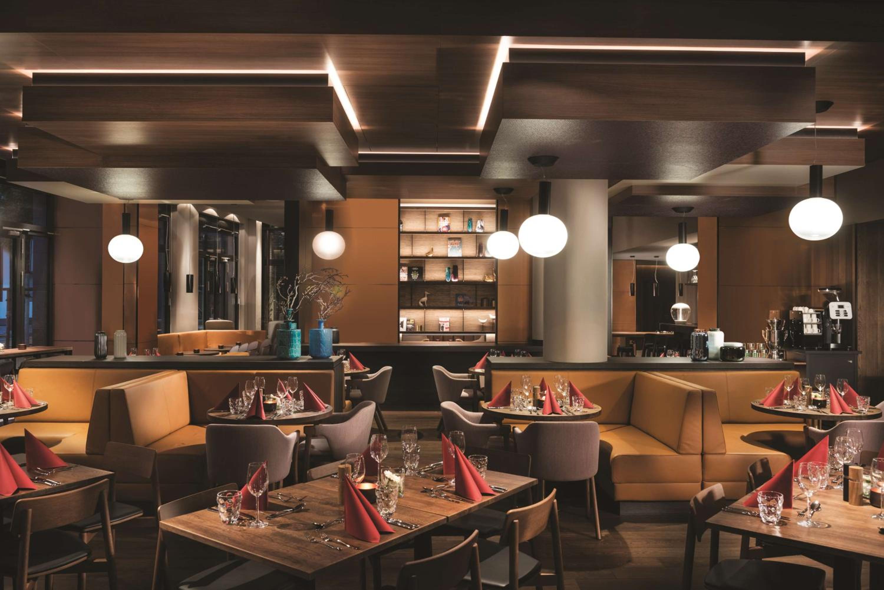 Фото Adina Apartment Hotel Frankfurt Westend