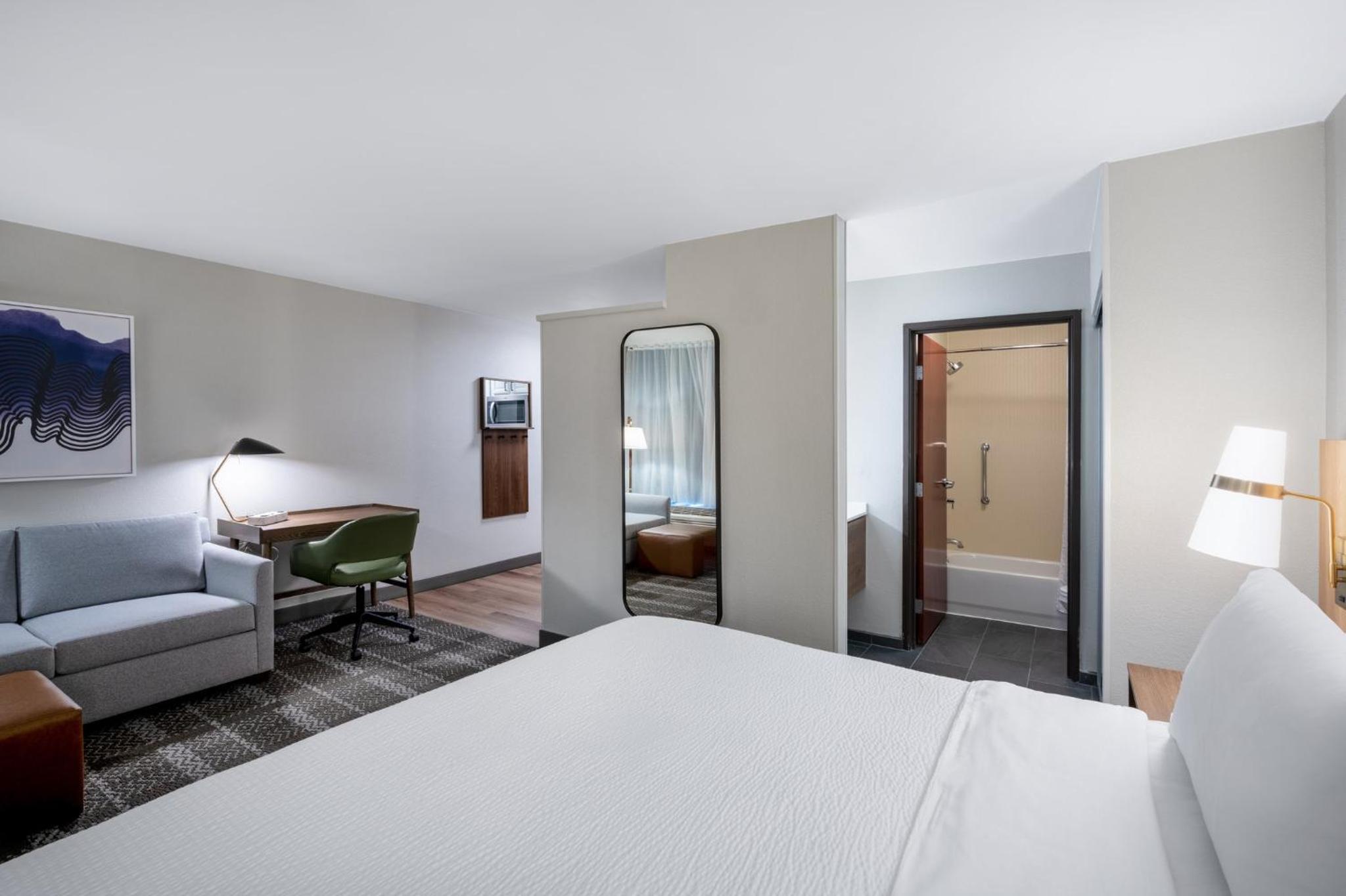 Фото Staybridge Suites West Des Moines, an Ihg Hotel