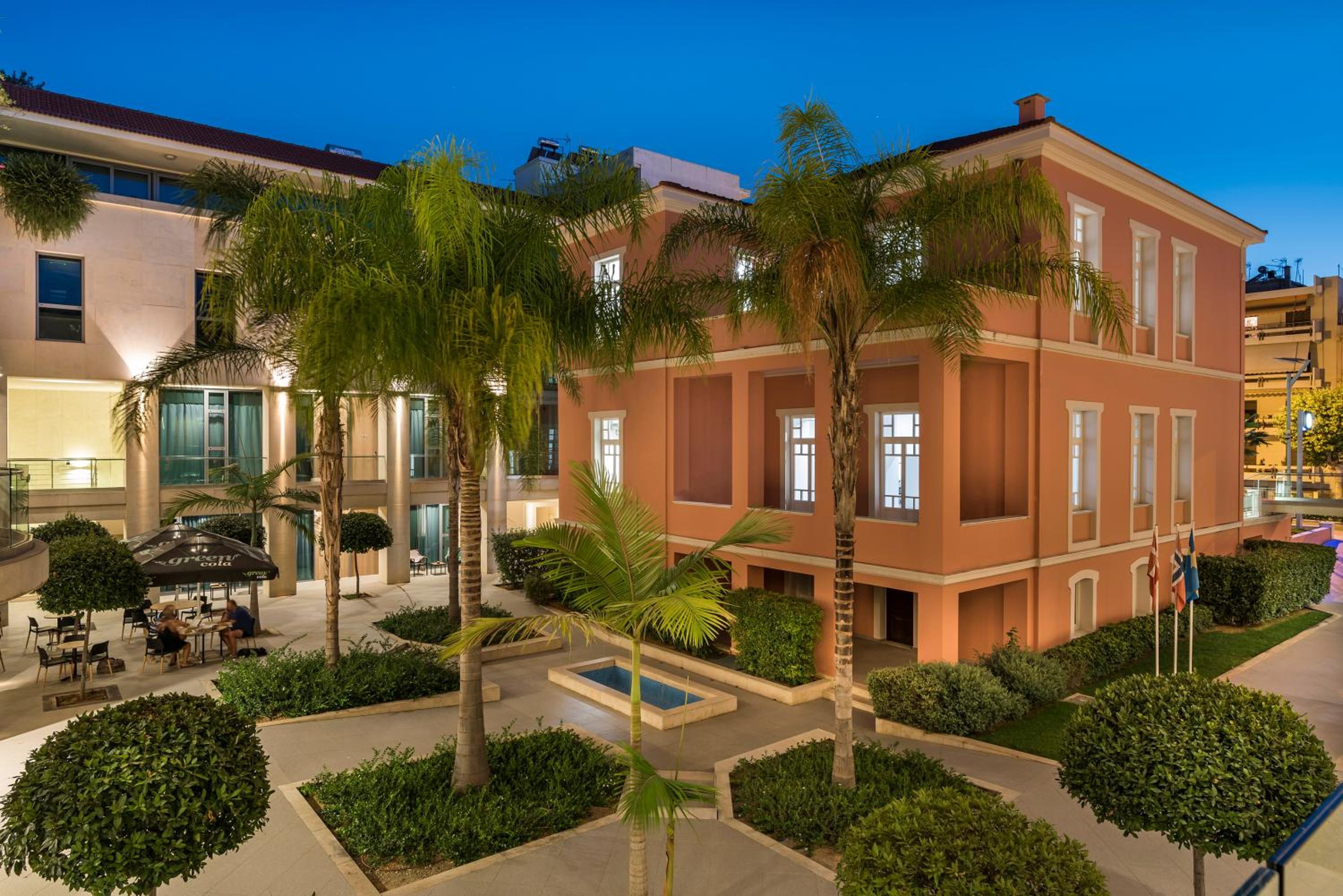 Фото отеля 1