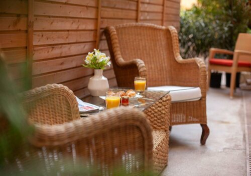 Внешний вид отеля Hotel Oasis в Ницце, фото 2